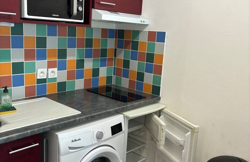 Hopitaux-Facultes Apartment | Beautiful, fully equipped studio!