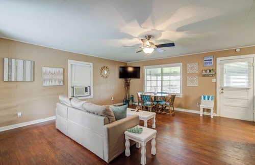 Wild Peach Village House | Cozy 1Bd/1Ba Waterfront Escape!