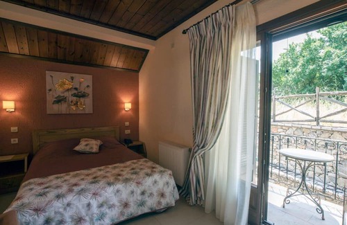 Eptalofos Condo | Eptalofos Guesthouse - Cozy Double Nest
