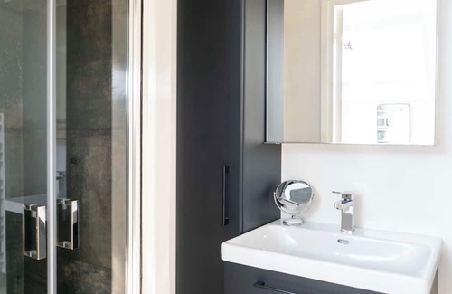 Saint-Mande Apartment | Bright studio close to Bois de Vincennes