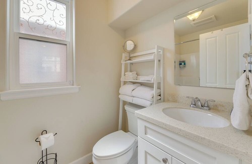 Oregon Coast Cottage | Oceanfront Yachats Cottage w/ View & Beach Access!