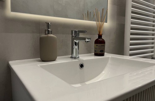 Precotto Apartment | Apartment 'Led House Luxury' with Wi-Fi and Air Conditioning
