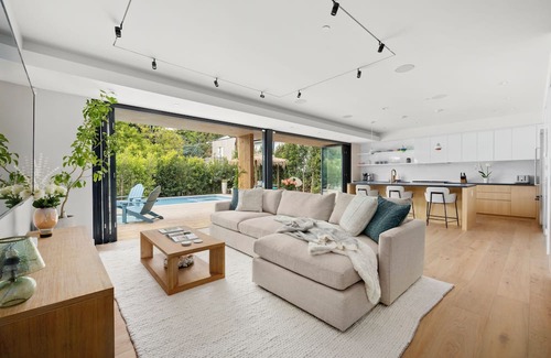 West Hollywood House | NEW Contemporary Home Sunset Strip /Poolside Oasis