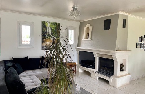 Saint-Etienne-des-Sorts House | Villa de Campagne Située en Plein Cœur du Gard Rhodanien