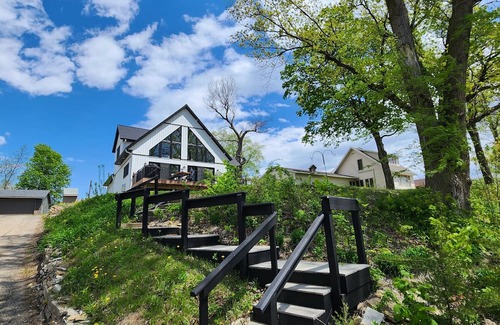 Faribault Cabin | Lake house with stunning views of Roberds Lake year round!