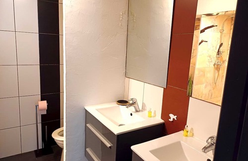 Bois d'Olives House | Homerez - Big house for 11 ppl. with swimming-pool, jacuzzi, garden and terrace