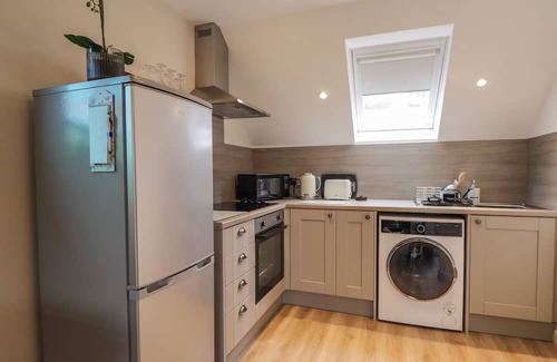 Scaniport Cottage | PURLIE LODGE APARTMENT, romantic, with a garden in Inverness
