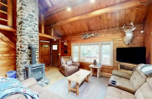 Trenton Cabin | Silver's Log Cabin w/ Fire Pit near Acadia National Park