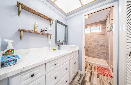 Hayward Apartment | A charming residence nestled in the tranquil neighborhood of Hayward