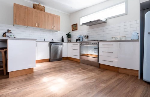 Invermay House | Bluebell Cottage Summ