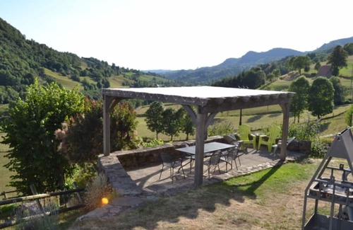 Mandailles-Saint-Julien Cottage | Gite Mandailles-Saint-Julien, 4 bedrooms, 8 persons