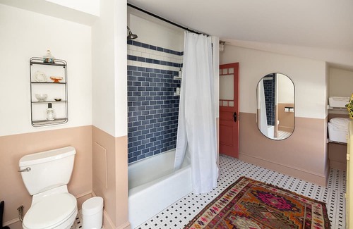 Fells Point Apartment | Wyatt's Saloon - Guest House 2 || Fells Point