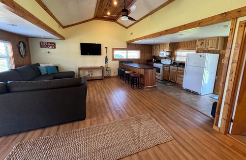 Port Clinton Cottage | Cozy Waterfront Cottage with a double lot— 4 miles to downtown Port Clinton
