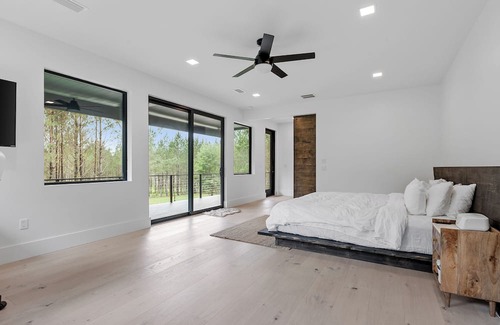 Tallahassee House | Luxury Modern Home on 10 Acres