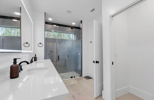 Tallahassee House | Luxury Modern Home on 10 Acres