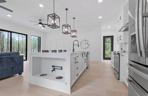 Tallahassee House | Luxury Modern Home on 10 Acres