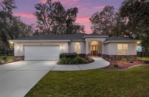 Fellowship House | Peaceful Home in Horse Country