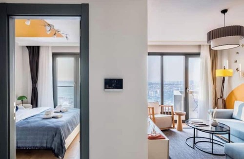 Kagithane Apartment | Zen - 1BD Apt w/ City Views & Balcony