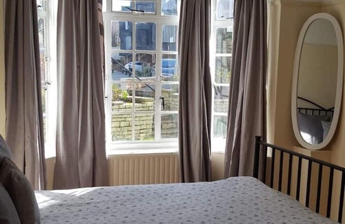 Streatham Hill House | Gorgeous 2 bed in Art Deco Mansion Block