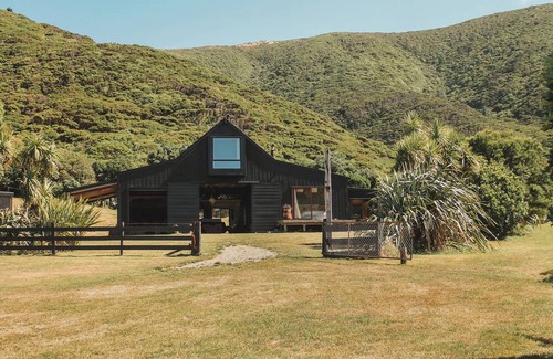 Queen Charlotte Sound House | ISLAND BARN-Wild & Remote living in the outer reaches of Queen Charlotte Sounds
