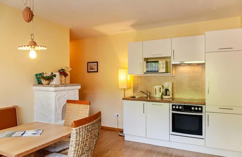 Oberau Apartment | Apartment In A Hotel 'Landhaus Sonnenzauber Sonnenzauber2' with Mountain View and Wi-Fi