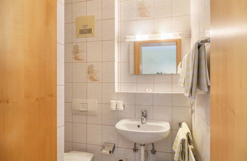 Oberau Apartment | Apartment 'Landhaus Sonnenzauber Sonnenzauber1' with Mountain View, Terrace and Wi-Fi