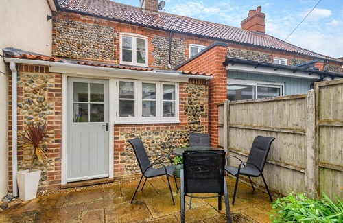 Overstrand Cottage | 2 bedroom accommodation in Overtrand, near Cromer