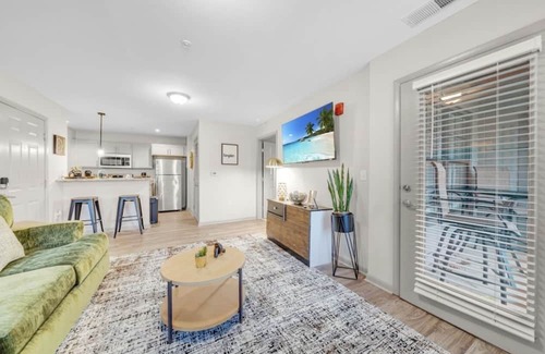 Sherwood Park Apartment | Modern 1 br/58’ tv/ fast wifi and