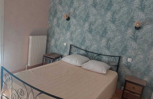 Saint-Gervais-la-Foret House | Homerez - House for 4 ppl. with garden and terrace at Saint-Gervais-la-Forêt