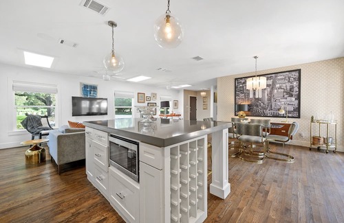 Tarrytown House | Bowman Bungalow Near Downtown Austin