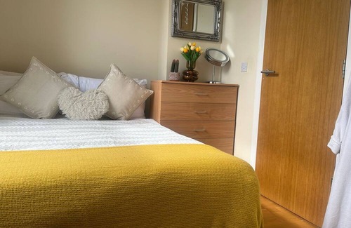 Stroud Green Apartment | Luxurious - Newly Refurbed - 1 Bed Flat - N4