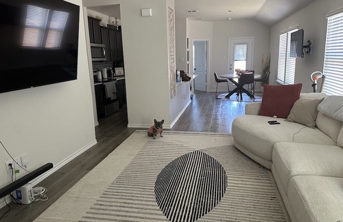 Forney House | Loving Tidy Home 25 mins from downtown Dallas