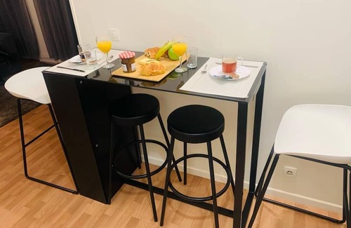 Faubourg de l'Arche Apartment | Appartement Calme et Chaleureux Proche de Paris