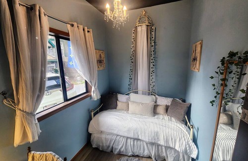 Monroe Cottage | The Fairytale Cottage at High Rock Castle