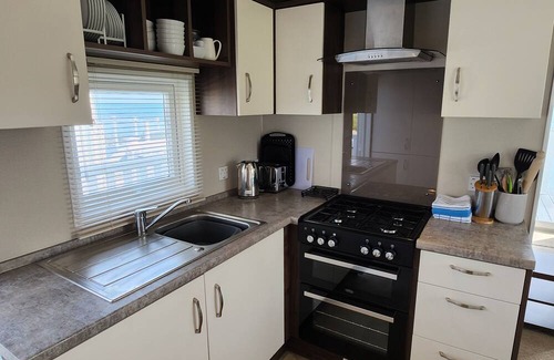Holworth Cabin | Avon - Creek Caravan Park Ringstead - Dog Friendly