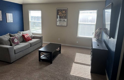 San Antonio House | Ideal Home for Large Gatherings