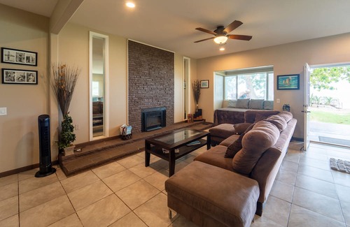 Punaluu House | Oceanfront Hawaii Family Beach House