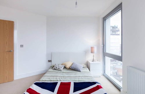 Islington Apartment | Cozy Modern 3 Bed 2 Bath Flat in East London . Family & Pet-freindly