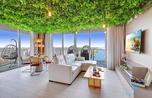 Hollywood South Central Beach Apartment | Stunning Airbnb| Jungle Experience|Pools|Gym