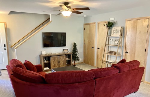 Lincoln House | Cozy in Coralville