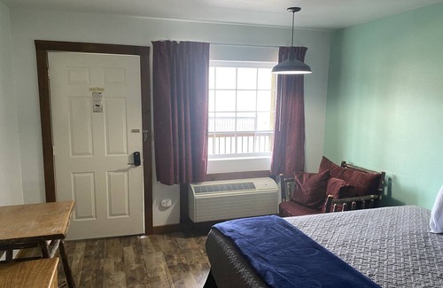 Branson Condo | Double Queen Room w/Kitchen Supplies