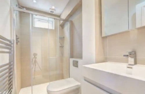 Parsons Green and Walham Apartment | Beautiful 1-Bed Studio in a great location Fulham