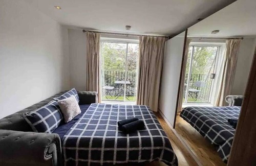 Parsons Green and Walham Apartment | Beautiful 1-Bed Studio in a great location Fulham