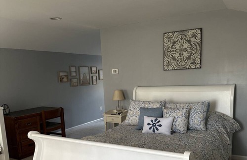 Summerville Cottage | Cozy 2-bedroom cottage in charming Summerville with WiFi, AC