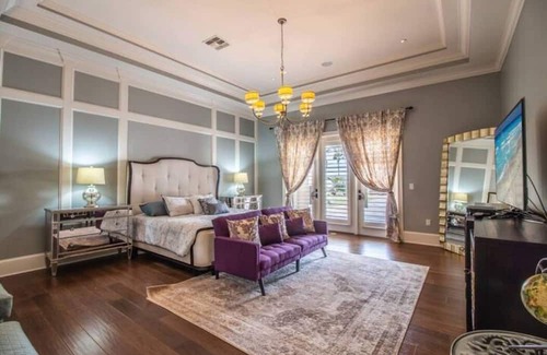 Florida Central Atlantic Coast House | LakeFront Pool Mansion 12 min from Disney!