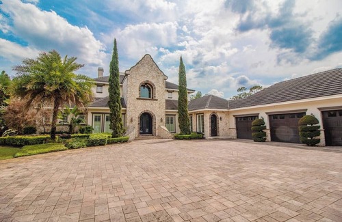 Florida Central Atlantic Coast House | LakeFront Pool Mansion 12 min from Disney!