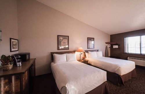 St. Joseph House | St. Joseph's Historical Escape with Complimentary Shuttle | 3 Units