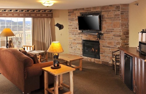 Onalaska House | Stoney Creek Onalaska, Theme Suite, Dry Bar, Whirlpool | 3 Units