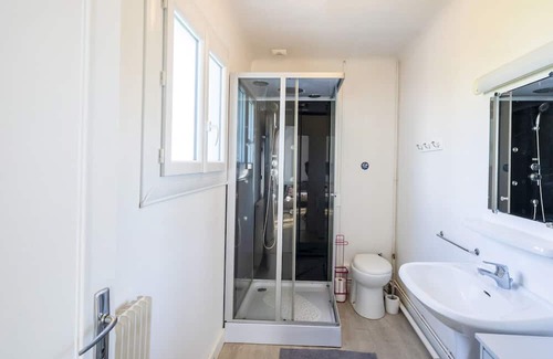 Yzosse House | Charming and spacious detached house with private terrace, private garden and Wi-Fi.