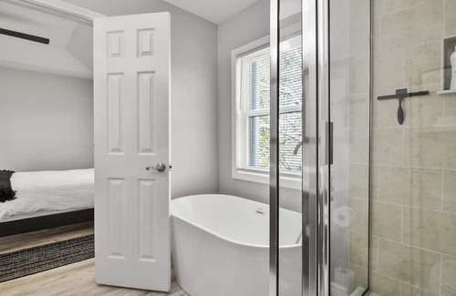 McDonough House | Family Retreat 3BR Q Beds 30 min - ATL Near shops!